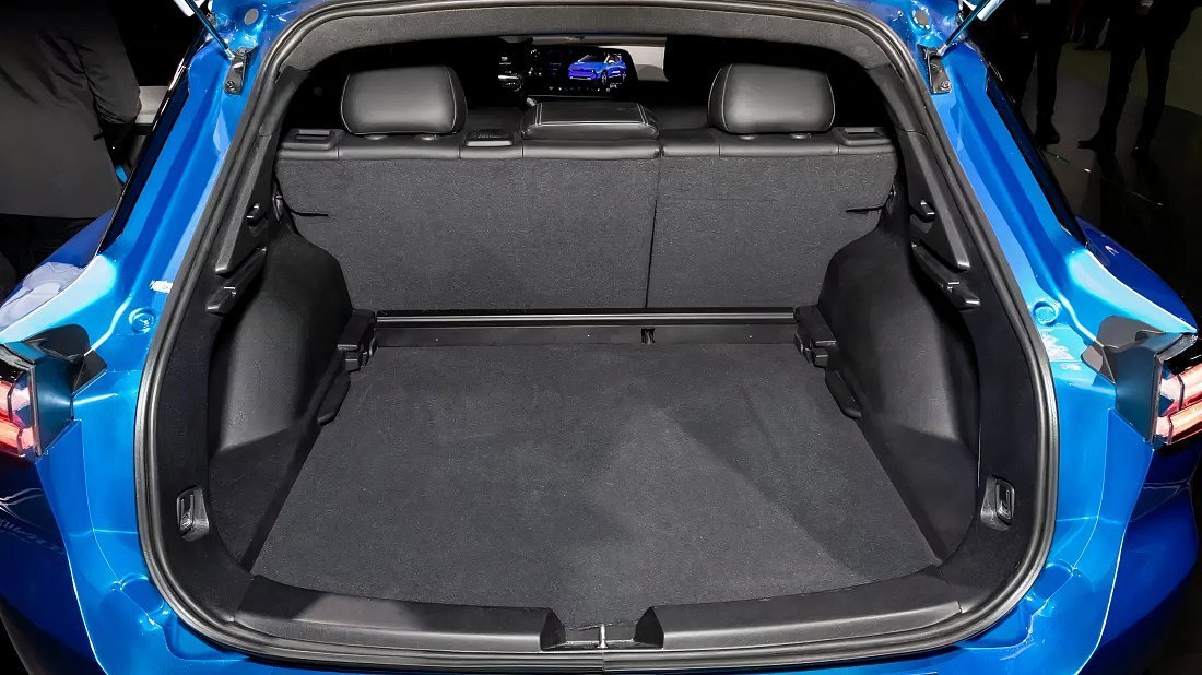 Chevrolet Equinox EV AWD (2024-…) trunk, boot, seats up, seats upright, cargo space, cargo volume, cargo capacity, storage
