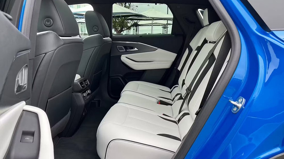 Acura ZDX Type S AWD (2024-…) rear seats, back seats, passenger seats, legroom, headroom, interior