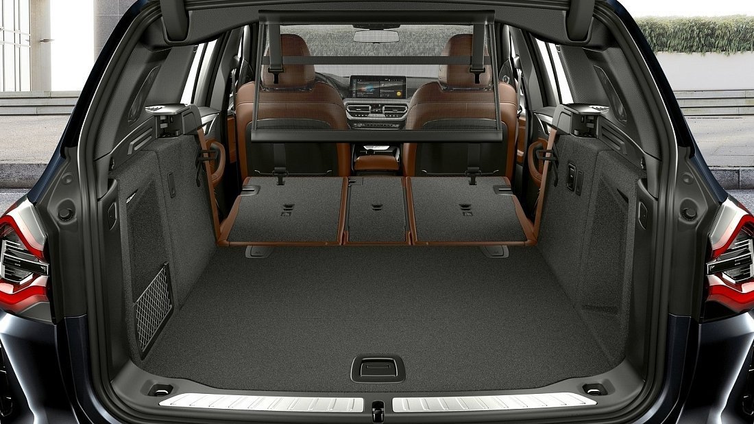 BMW iX3 Gen 2 (2021-…) trunk, boot, expanded, folded seats, maximum volume, max cargo, max capacity, max storage