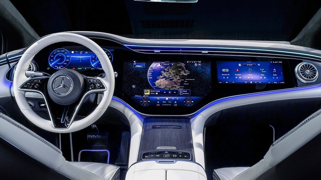 Mercedes EQS 580 4MATIC (2024-…) interior, front seat, driver seat, dashboard, steering wheel, infotainment, cockpit