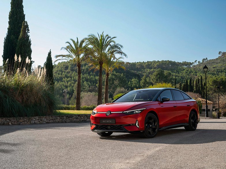 Volkswagen ID.7 GTX 2026 - Electric Liftback USA Overview | Green 