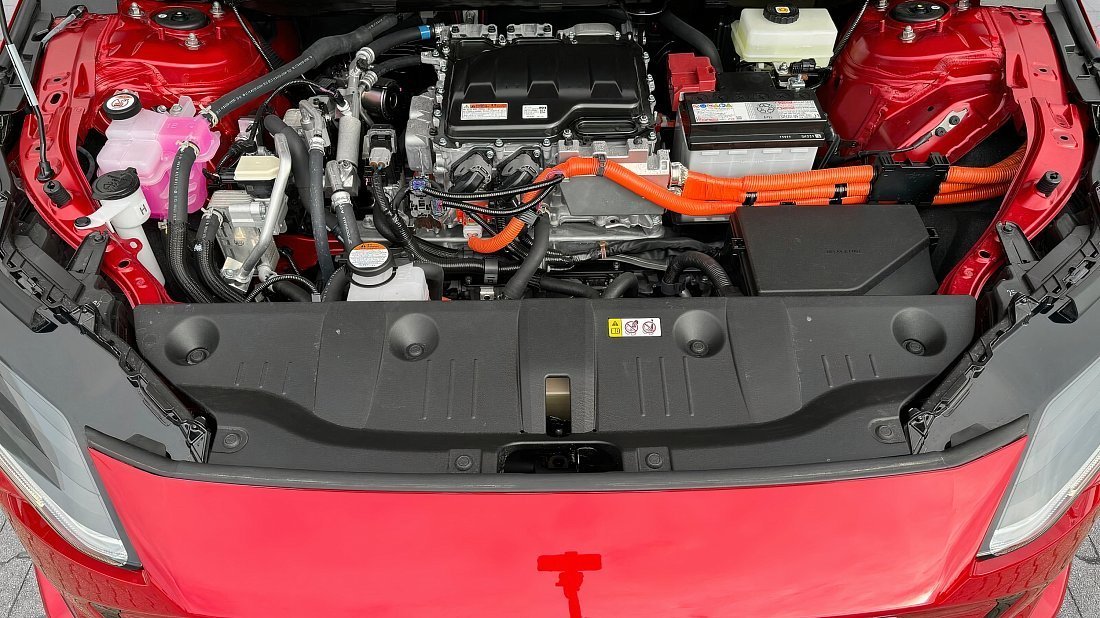 Subaru Solterra AWD (2022-…) frunk, front trunk, under hood, storage, cargo, capacity, bonus space