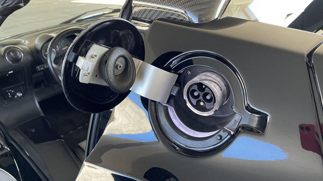 Tesla Roadster 2.5 (2010-2012) charge port USA, charging, inlet, plug, connector