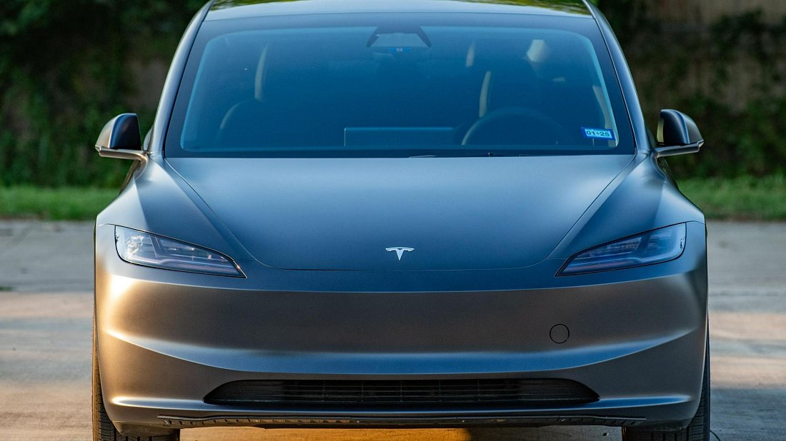 Tesla Model 3 Long Range AWD (2023-…) front fascia photo, grille, headlights, bumper, exterior