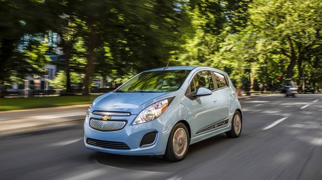 Chevrolet Spark EV 19 kWh (2015-2017) front view, front quarter, diagonal, exterior