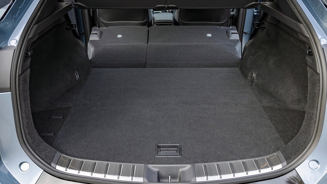 Lexus RZ 300e (2024-…) folded trunk photo, boot, expanded, folded seats, maximum volume, max cargo, max capacity, max storage