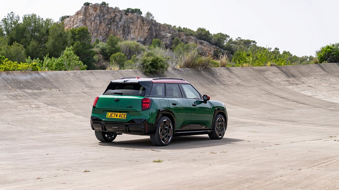Mini Aceman JCW (2024-…) rear quarter photo, three-quarter view, diagonal, exterior