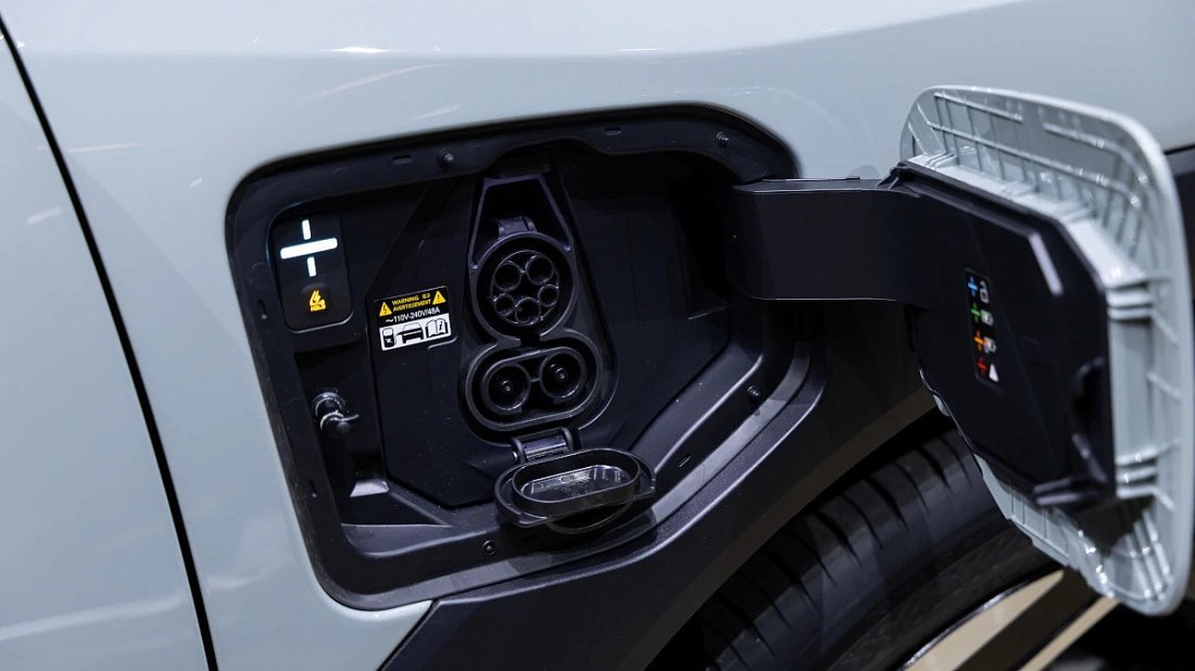 Kia EV4 Sedan Standard Range (2025-…) charge port USA, charging, inlet, plug, connector