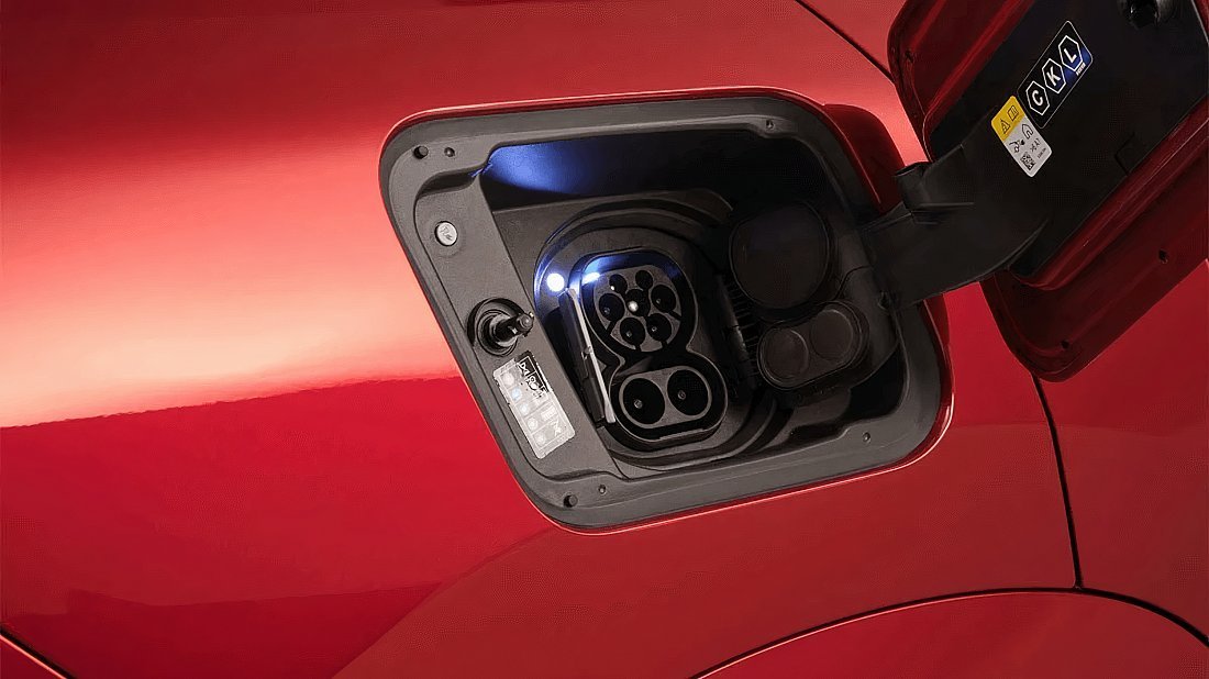 BMW iX2 eDrive20 (2024-…) charge port Europe, charging, inlet, plug, connector