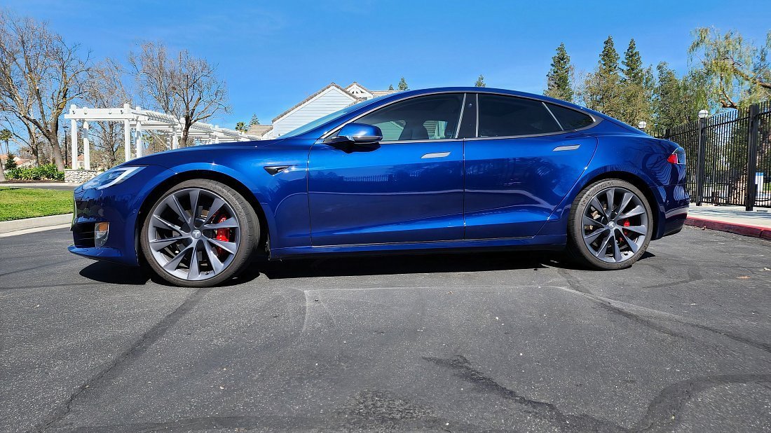 Tesla Model S P100D (2016-2019) side profile, silhouette, doors, wheels, exterior