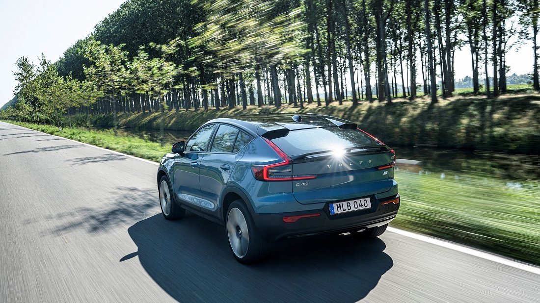 Volvo C40 Recharge (EC40) Single Motor Extended Range (2022-...) rear quarter, three-quarter view, diagonal, exterior