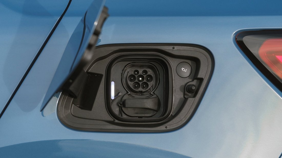 Volvo C40 Recharge (EC40) Single Motor Extended Range (2022-...) charge port Europe, charging, inlet, plug, connector