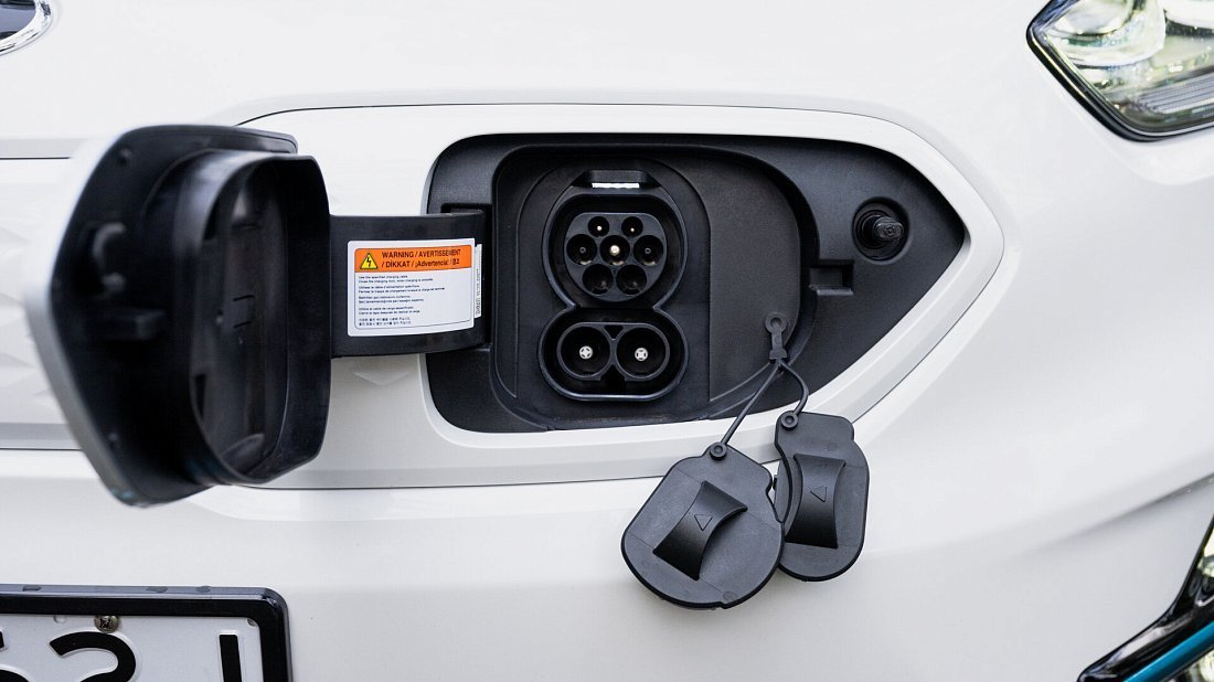 Kia Niro EV Standard Range (2019-2022) charge port Europe, charging, inlet, plug, connector