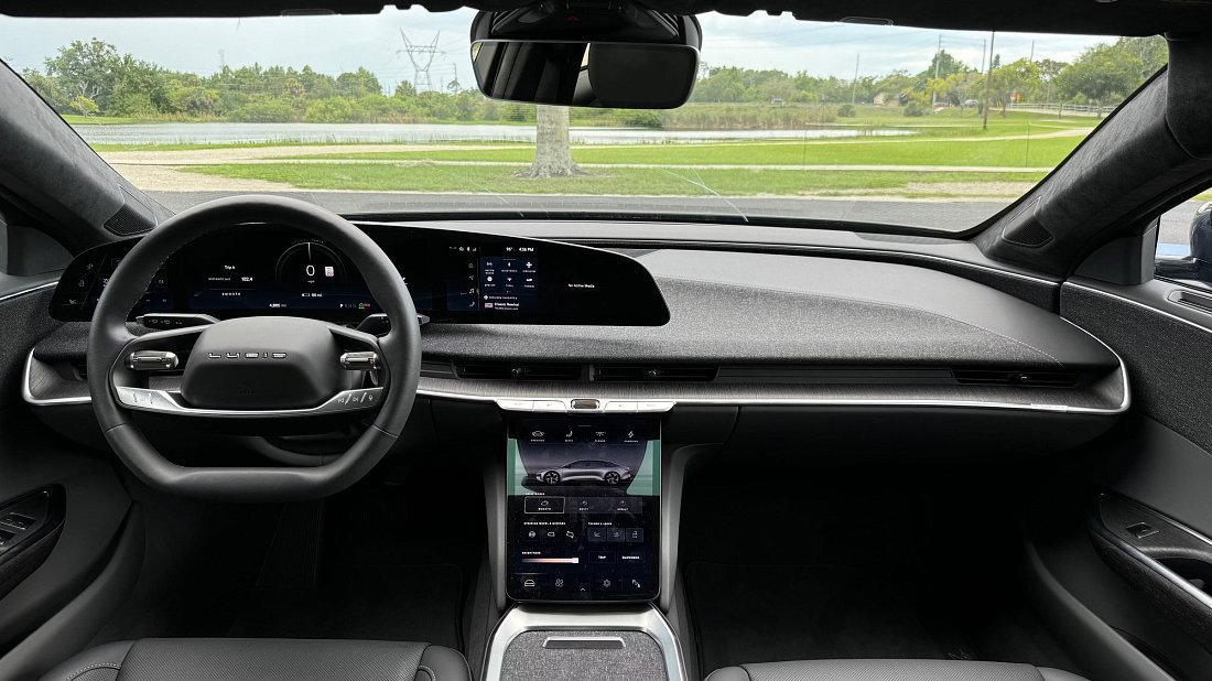 Lucid Air Pure RWD (2022-…) interior, front seat, driver seat, dashboard, steering wheel, infotainment, cockpit