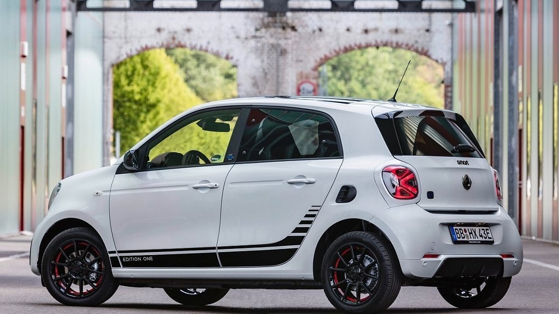 Smart EQ forfour (2020-2022) rear quarter, three-quarter view, diagonal, exterior