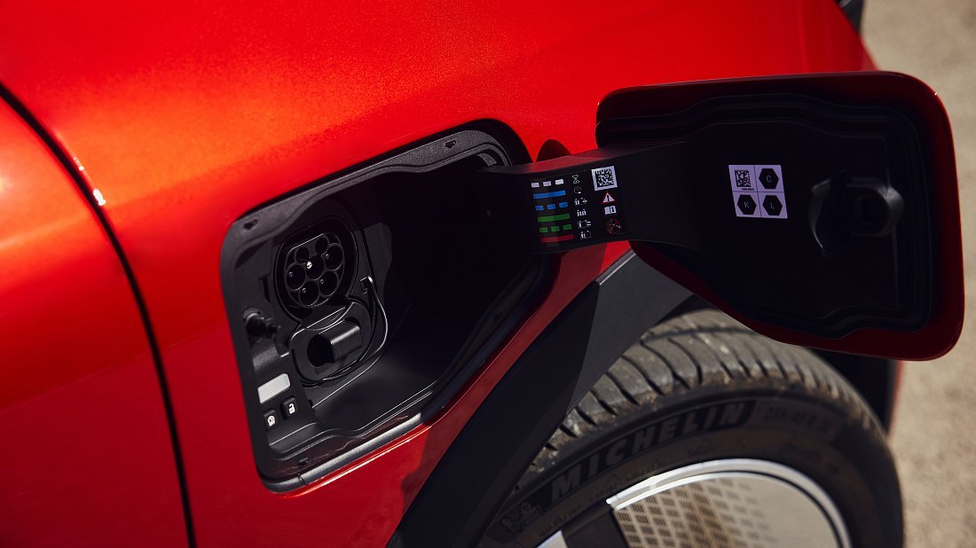 Renault Scenic E-Tech EV87 220hp (2023-…) charge port Europe photo, charging, inlet, plug, connector