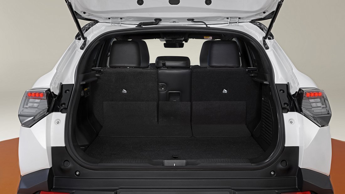 Toyota Urban Cruiser 61 kWh AWD (2025-…) trunk, boot, seats up, seats upright, cargo space, cargo volume, cargo capacity, storage