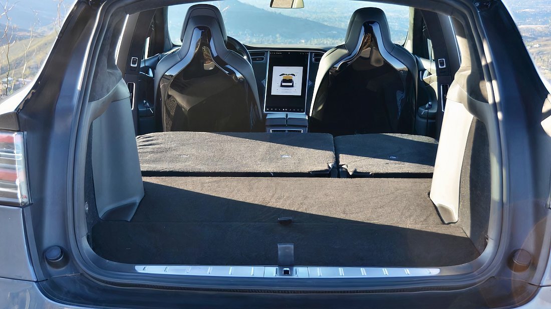 Tesla Model X 100D (2017-2019) trunk, boot, expanded, folded seats, maximum volume, max cargo, max capacity, max storage