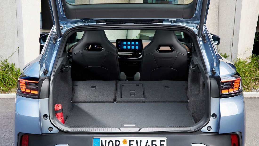 Volkswagen ID.5 Pro (2022-2023) trunk, boot, expanded, folded seats, maximum volume, max cargo, max capacity, max storage