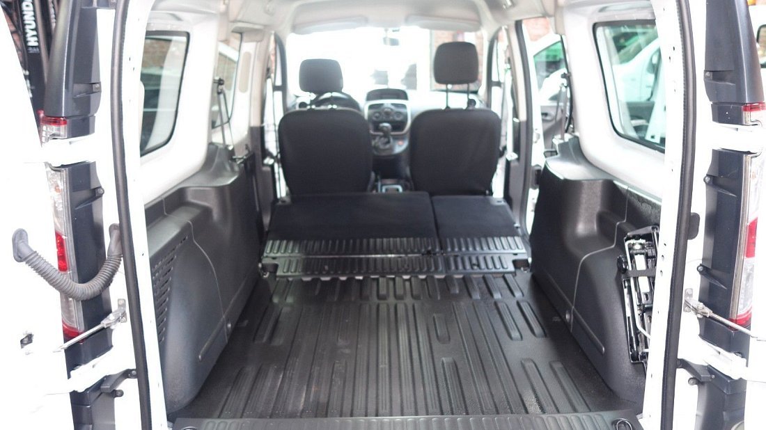 Renault Kangoo Z.E. Maxi (2011-2017) trunk, boot, expanded, folded seats, maximum volume, max cargo, max capacity, max storage