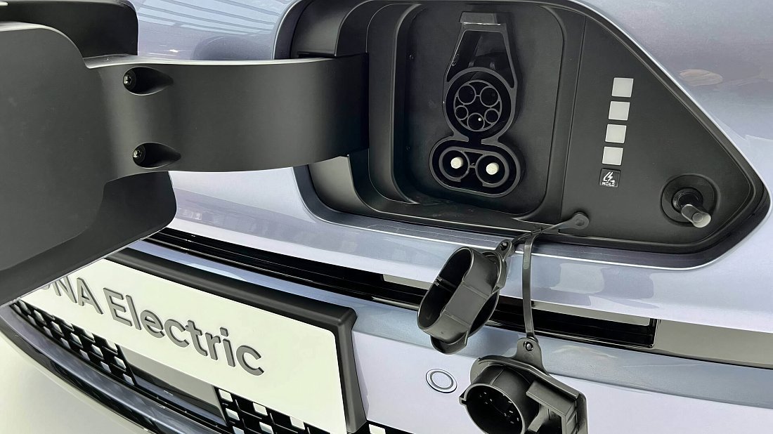 Hyundai Kona Electric Long Range (2023-…) charge port USA, charging, inlet, plug, connector