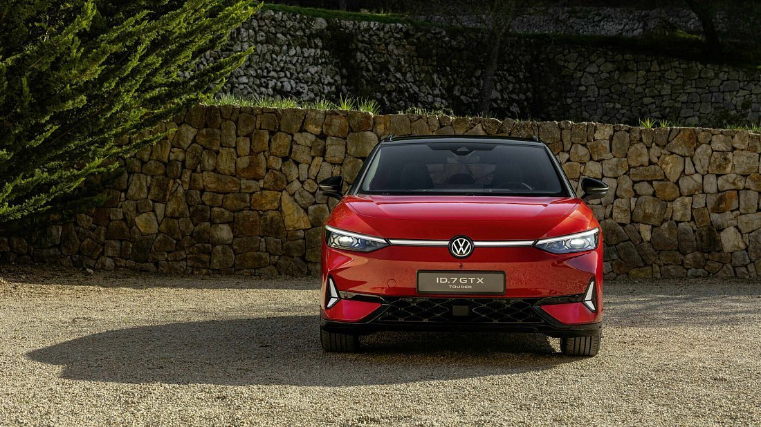 Volkswagen ID.7 Tourer GTX (2024-…) front fascia photo, grille, headlights, bumper, exterior