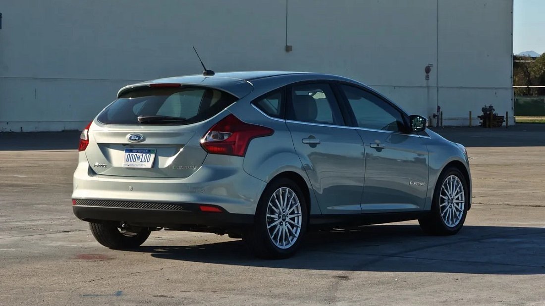 Ford Focus Electric 23 kWh (2011-2017) rear quarter, three-quarter view, diagonal, exterior
