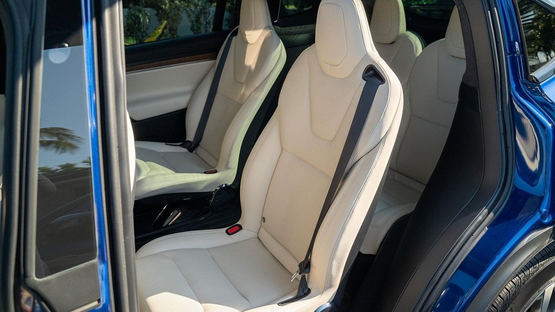Tesla Model X Dual Motor (2021-…) rear seats, back seats, passenger seats, legroom, headroom, interior