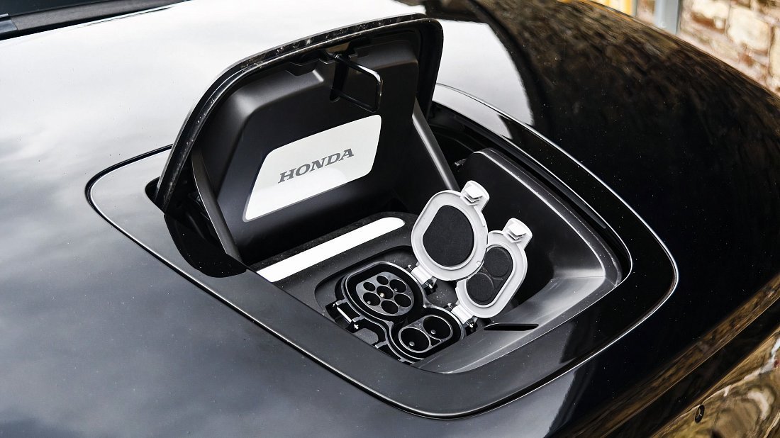 Honda e (2020-2022) charge port Europe, charging, inlet, plug, connector
