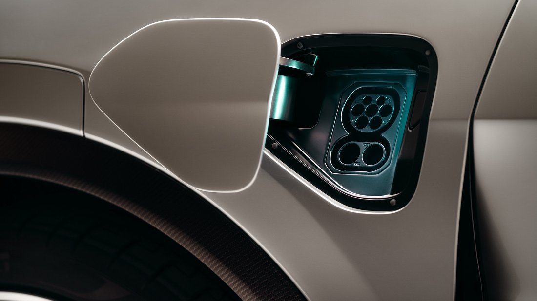 Lotus Eletre R (900 Sport/Sport Carbon) (2023-…) charge port Europe photo, charging, inlet, plug, connector