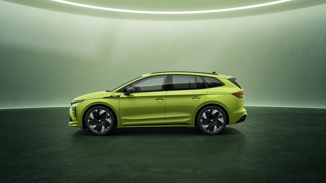 Škoda Enyaq RS (2025-...) side profile photo, silhouette, doors, wheels, exterior