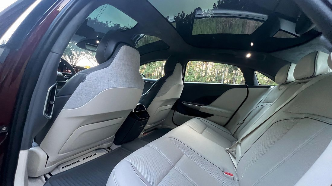 Lucid Air Dream Edition Performance (2021-2022) rear seats, back seats, passenger seats, legroom, headroom, interior