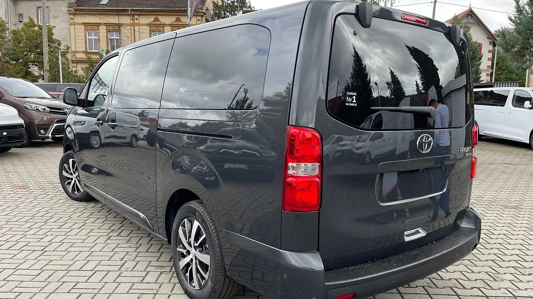 Toyota Proace Verso Electric L2 75 kWh (2024-...) rear quarter photo, three-quarter view, diagonal, exterior