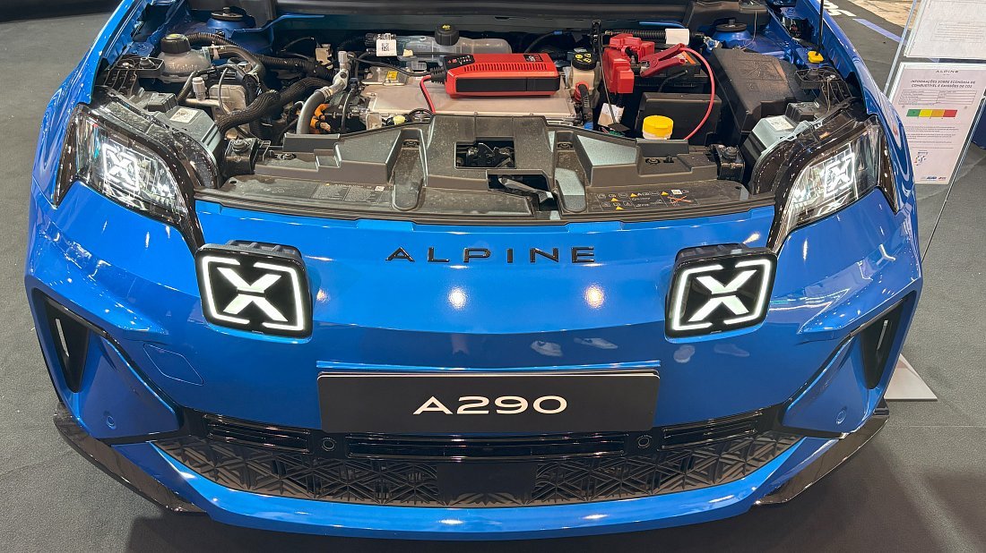 Alpine A290 220 hp (2024-...) frunk, front trunk, under hood, storage, cargo, capacity, bonus space