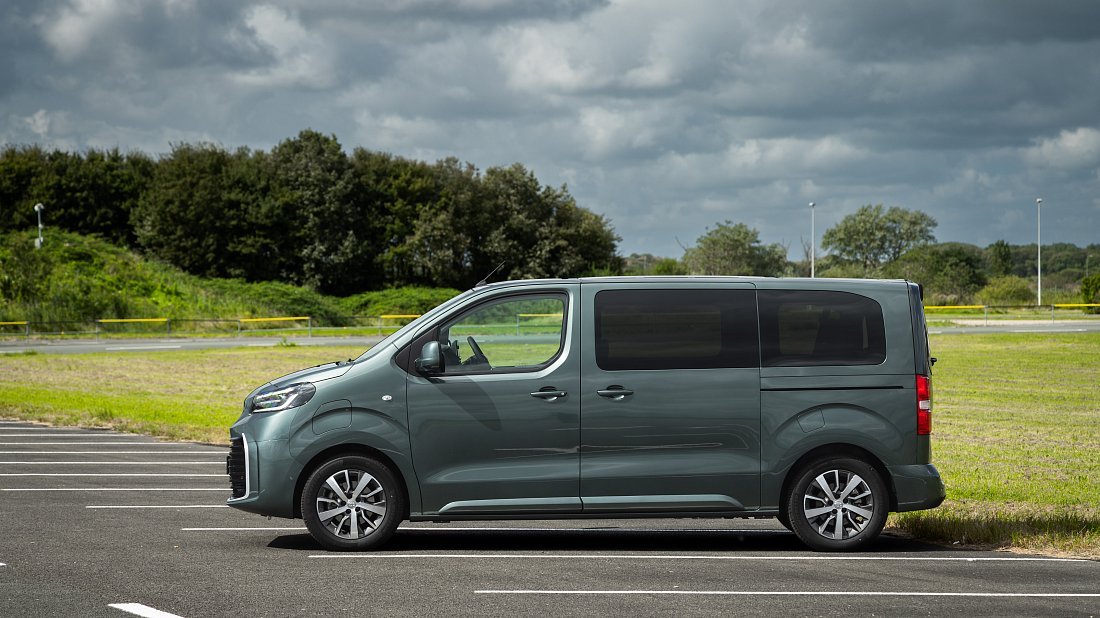 Toyota Proace Verso Electric L1 75 kWh (2024-...) side profile photo, silhouette, doors, wheels, exterior