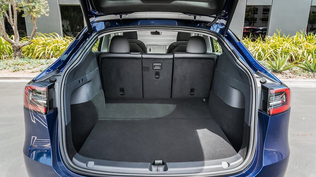 Tesla Model Y Standard Range RWD (2021-2025) trunk, boot, seats up, seats upright, cargo space, cargo volume, cargo capacity, storage