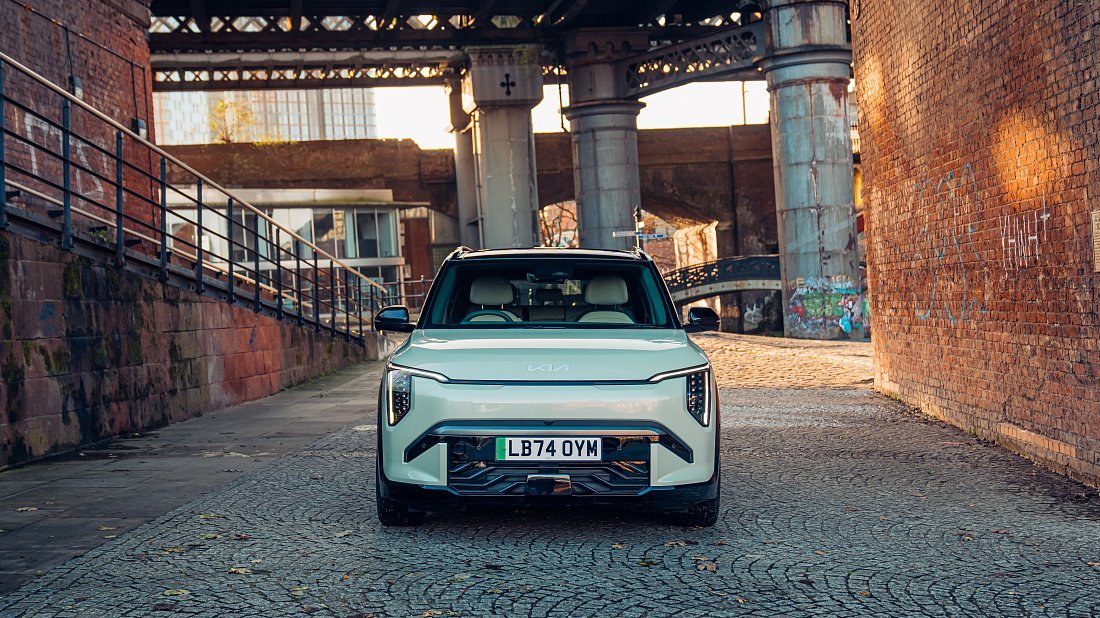 Kia EV3 Standard Range (2024-…) front fascia, grille, headlights, bumper, exterior
