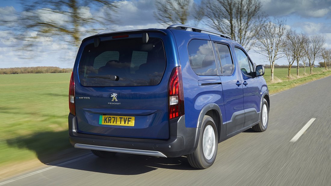 Peugeot e-Rifter Long 50 kWh (2021-2024) rear view, taillights, trunk, spoiler, badge, bumper, exterior