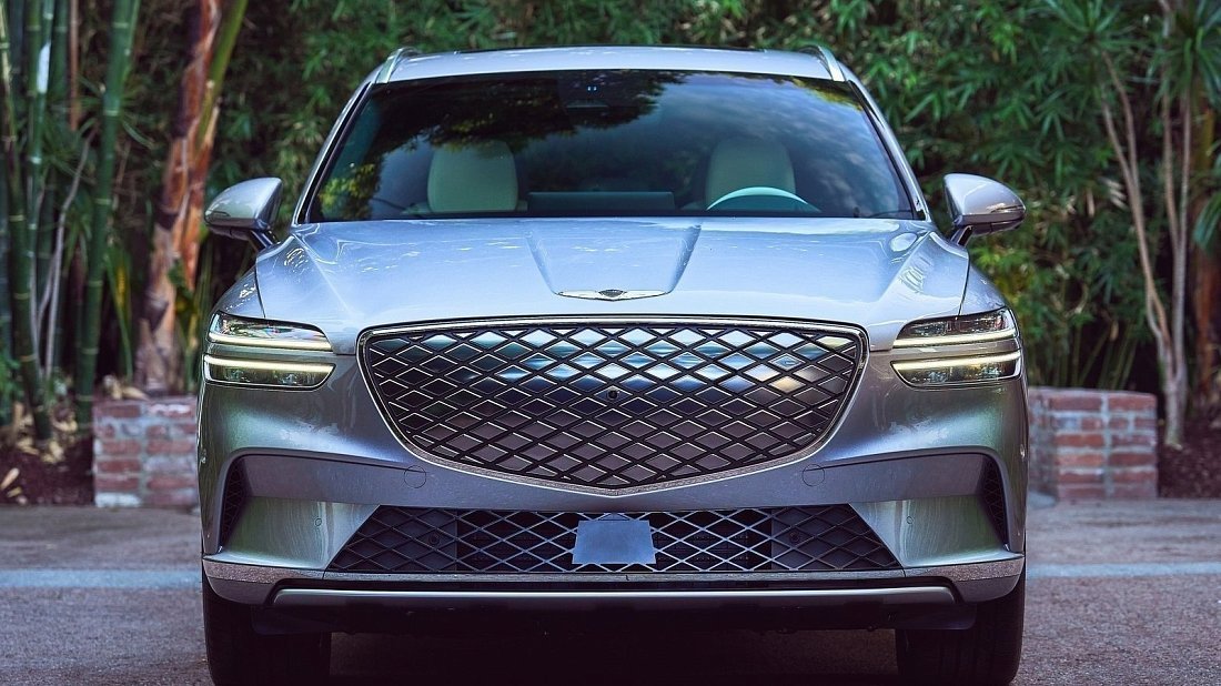 Genesis Electrified GV70 AWD (2022-…) front fascia photo, grille, headlights, bumper, exterior