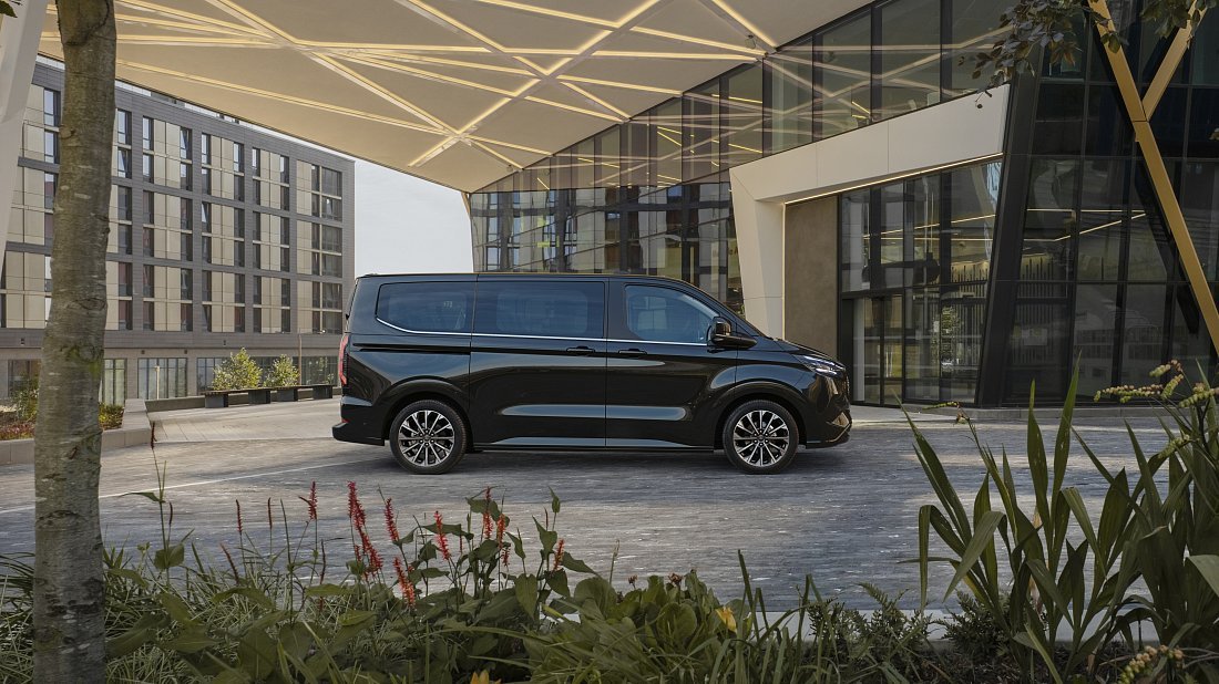 Ford e-Tourneo Custom L1 210 kW (2024-...) side profile, silhouette, doors, wheels, exterior