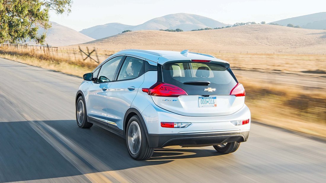 Chevrolet Bolt EV Gen 1 (2017-2019) rear view, taillights, trunk, spoiler, badge, bumper, exterior