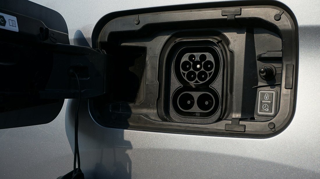 Opel Combo Electric Life XL 50 kWh (2021-2024) charge port Europe photo, charging, inlet, plug, connector