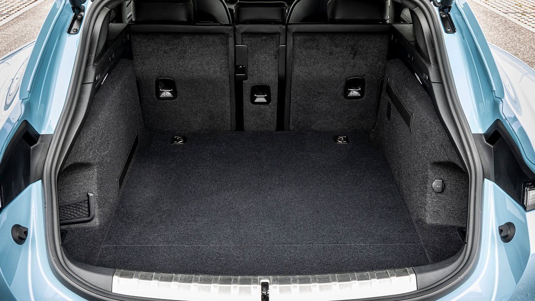 Porsche Taycan 4S Cross Turismo (2021-2024) trunk, boot, seats up, seats upright, cargo space, cargo volume, cargo capacity, storage