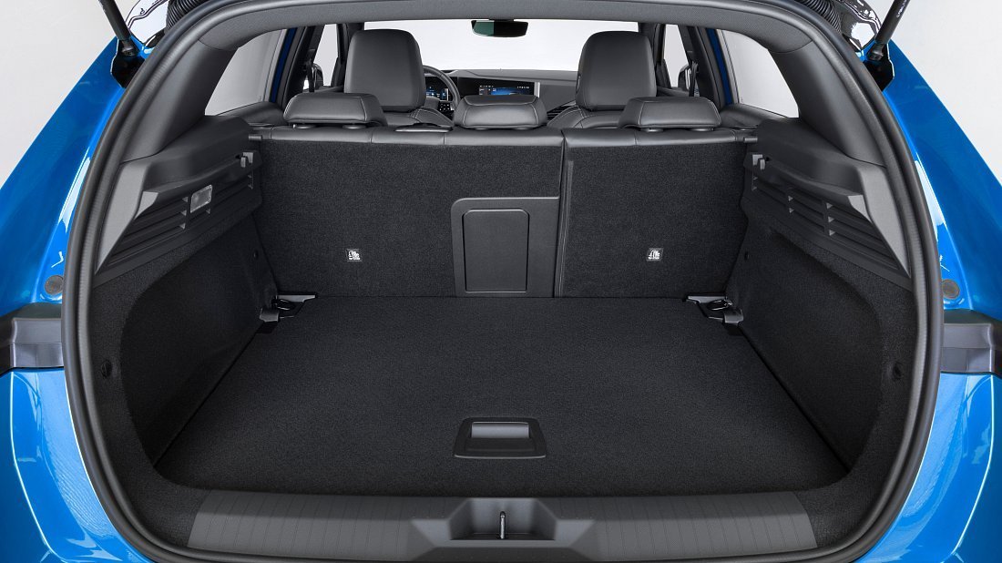 Opel Astra Electric (2023-…) trunk, boot, seats up, seats upright, cargo space, cargo volume, cargo capacity, storage