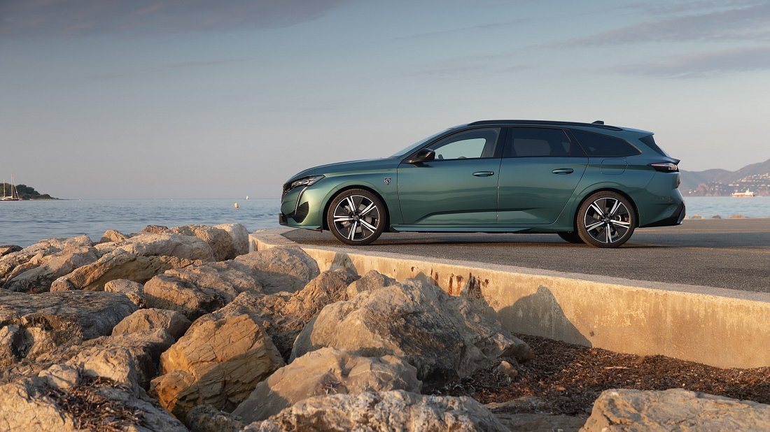 Peugeot e-308 Station Wagon (2023-…) side profile, silhouette, doors, wheels, exterior