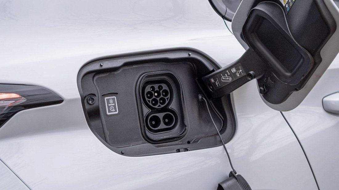 Peugeot e-308 Station Wagon (2023-…) charge port Europe, charging, inlet, plug, connector