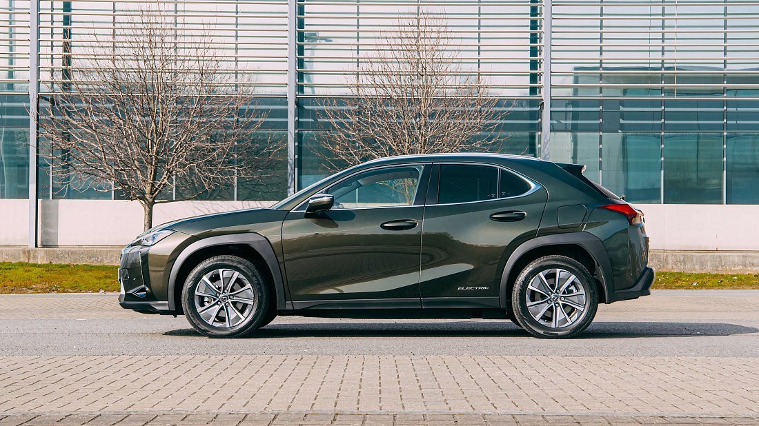 Lexus UX 300e (2023-…) side profile photo, silhouette, doors, wheels, exterior