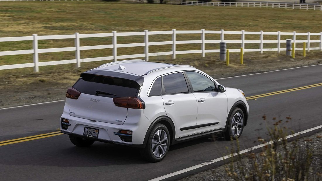 Kia Niro EV Standard Range (2019-2022) rear quarter, three-quarter view, diagonal, exterior