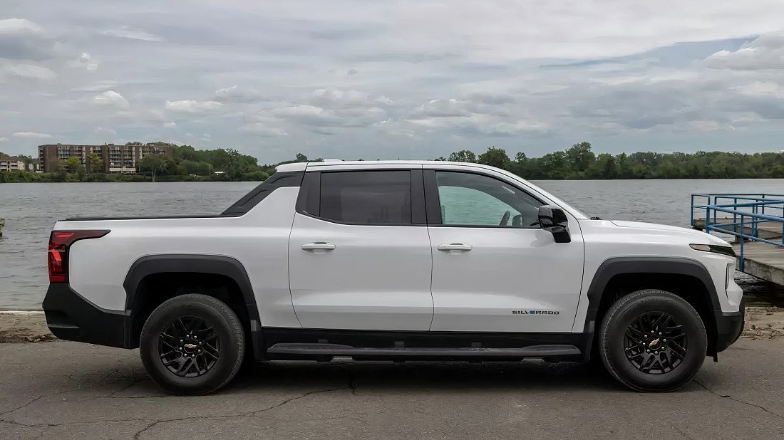 Chevrolet Silverado EV Work Truck Extended Range (2024-…) side profile photo, silhouette, doors, wheels, exterior