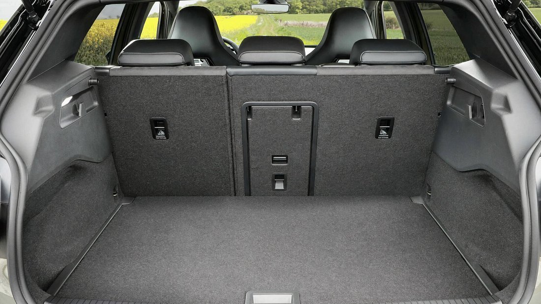 Volkswagen ID.3 Pro (2024-…) trunk, boot, seats up, seats upright, cargo space, cargo volume, cargo capacity, storage